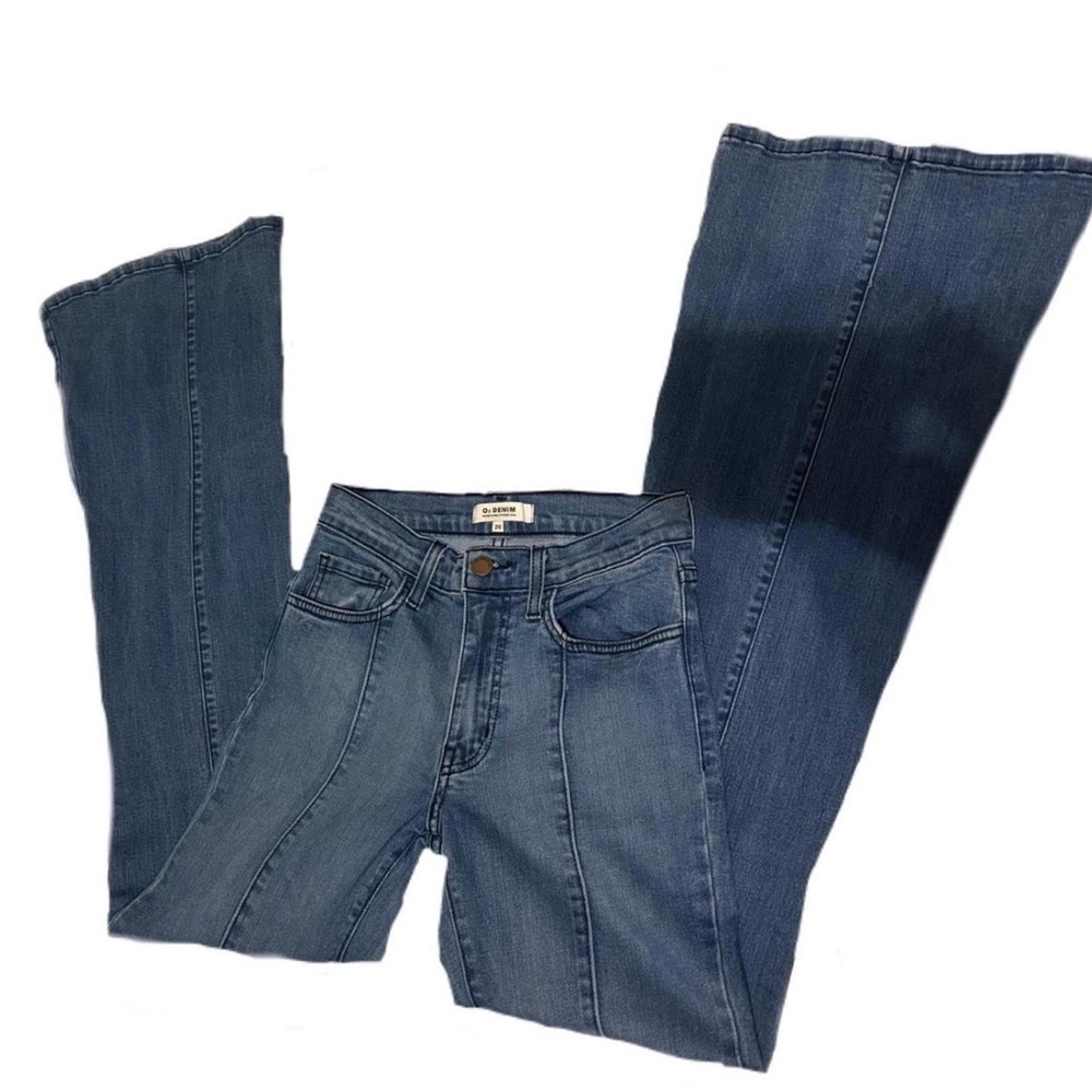 Levi's Women's Flare Jeans in Blue